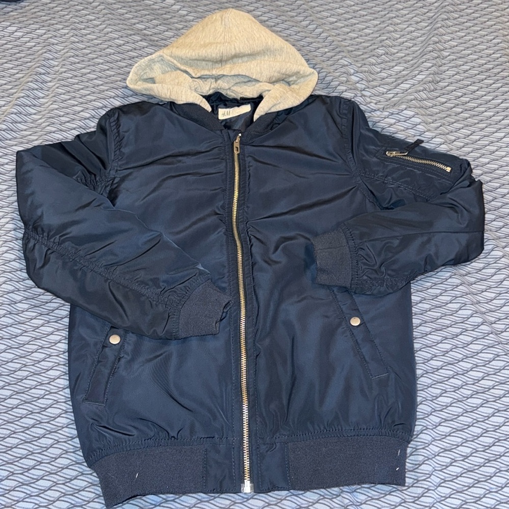 Navy bomber jacket w detacha hood